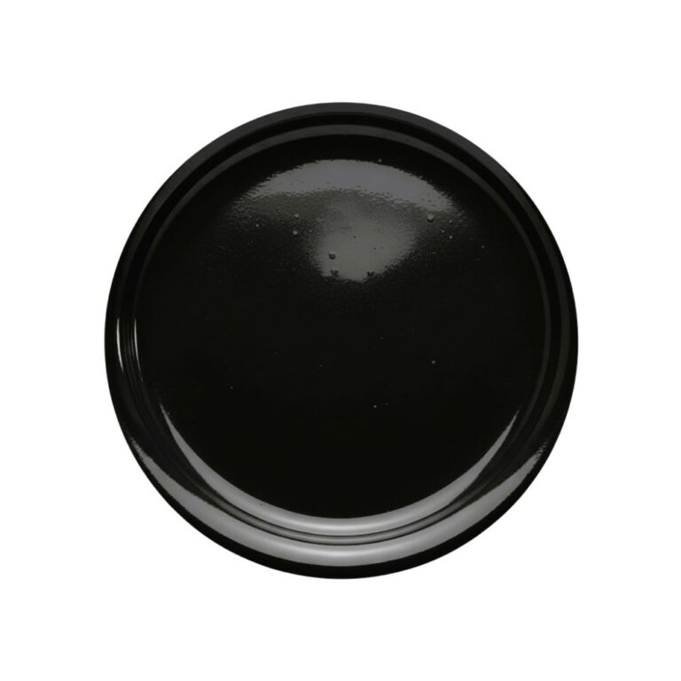 Melns (RAL 9005, Jet Black) pūšams gelkouts Crystic GT-900 uz balta fona